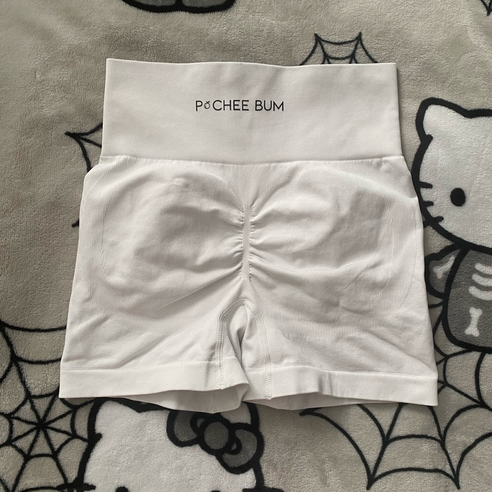 pchee bum scrunch shorts